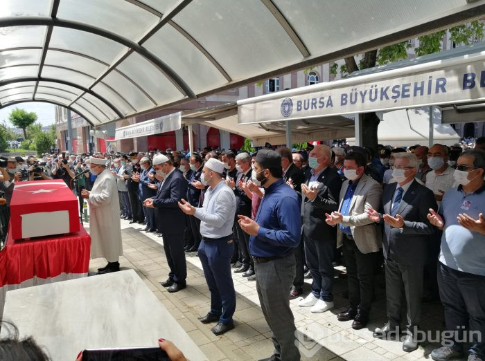 Şehit komiser yardımcısı, Bursa'da gözyaşlarıyla toprağa verildi