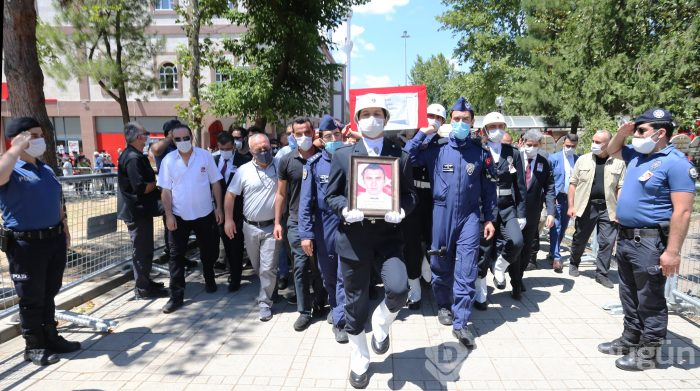 Şehit komiser yardımcısı, Bursa'da gözyaşlarıyla toprağa verildi