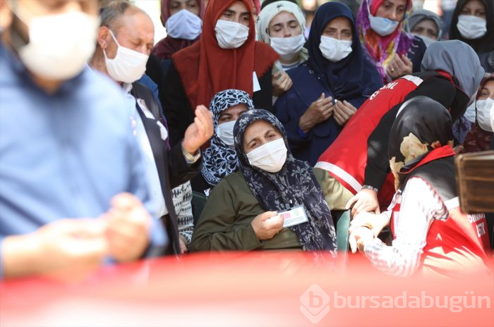 Şehit komiser yardımcısı, Bursa'da gözyaşlarıyla toprağa verildi