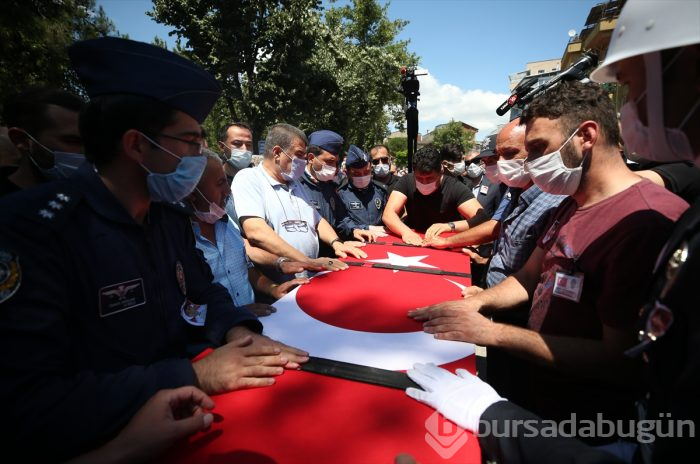Şehit komiser yardımcısı, Bursa'da gözyaşlarıyla toprağa verildi