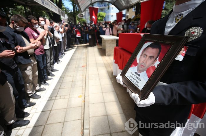 Şehit komiser yardımcısı, Bursa'da gözyaşlarıyla toprağa verildi