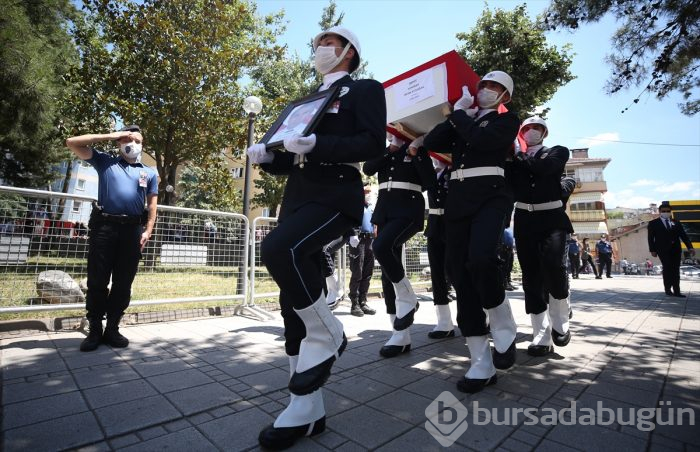 Şehit komiser yardımcısı, Bursa'da gözyaşlarıyla toprağa verildi