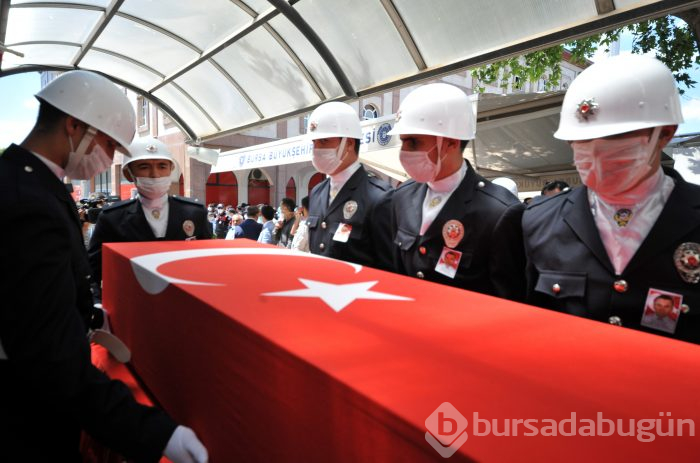 Şehit komiser yardımcısı, Bursa'da gözyaşlarıyla toprağa verildi