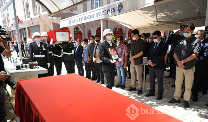 Şehit komiser yardımcısı, Bursa'da gözyaşlarıyla toprağa verildi