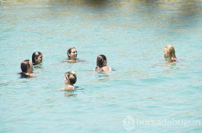 Çağla Şıkel tatile devam ediyor... Yeni rota Çeşme