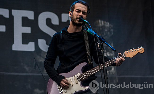 Harun Tekin'in mütevazı aracı dikkat çekti