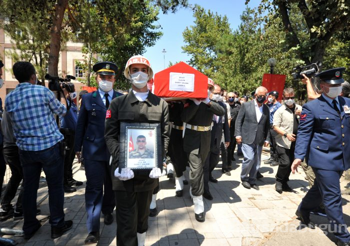 Bursa, şehidini son yolculuğuna uğurladı
