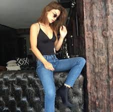 Merve Boluğur'dan yatak pozu!