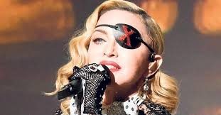 Instagram Madonna'yı 'yanlış bilgi yaymak'tan dolayı uyardı