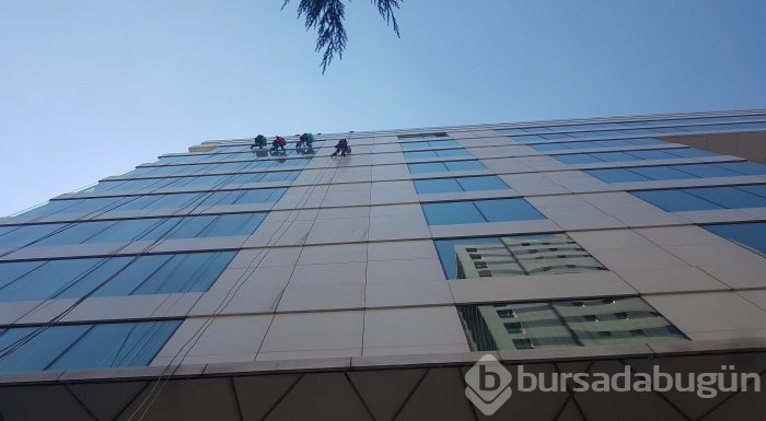 Bursa'da hayatları 11 mm'lik ipe bağlı	