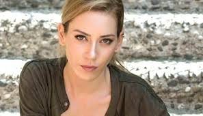 Sinem Kobal'dan örnek davranış!