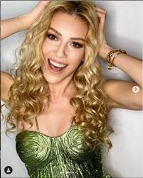 Sinem Kobal'dan örnek davranış!