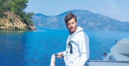 Kıvanç Tatlıtuğ denize çivileme daldı