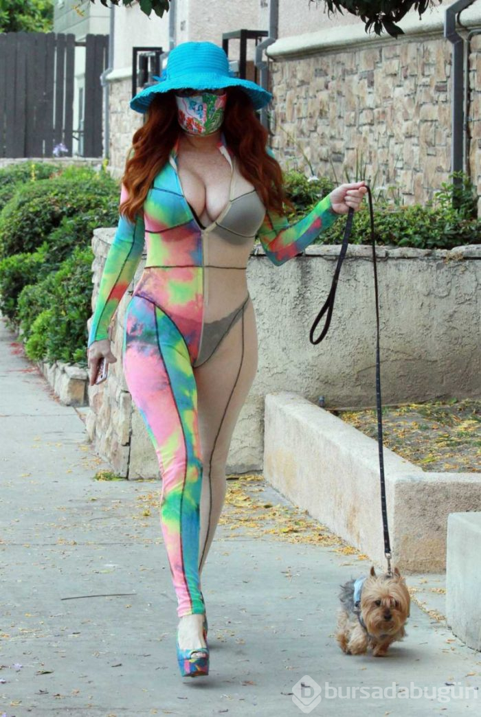 Phoebe Price yine dikkat çekmeyi başardı