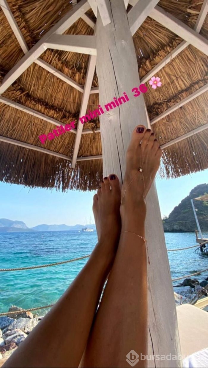 Ebru Şallı ayak pozunu paylaştı: Patiler mini mini