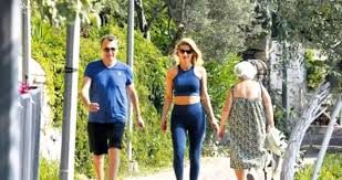 Fikret Orman ve Tuğba Coşkun pazar gezmesinde