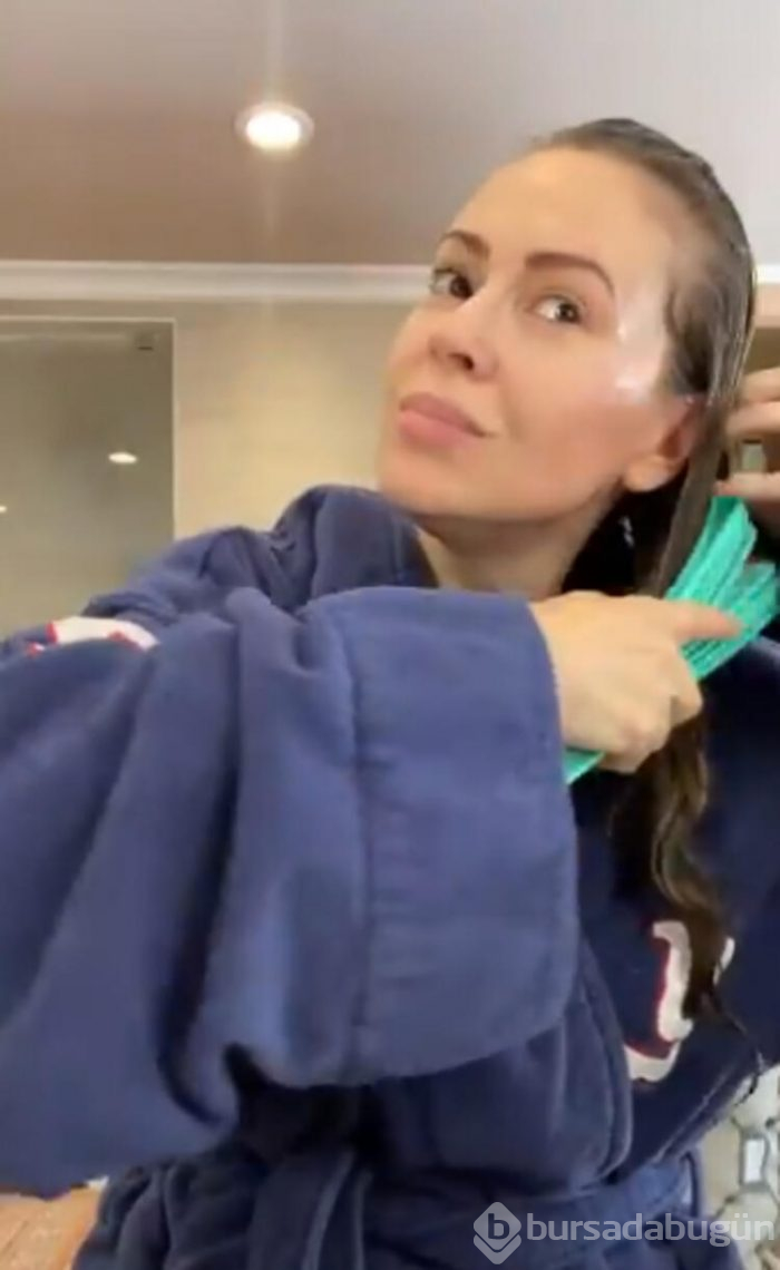Alyssa Milano: Koronavirüs yüzünden saçlarım dökülüyor