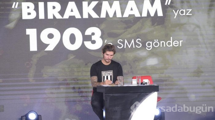 Barış Murat Yağcı, Beşiktaş JK'nın "Bırakmam Seni" kampanyası için 145 bin TL topladı