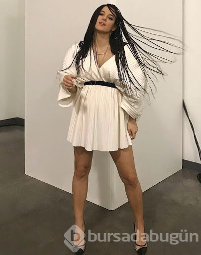 Cansu Tosun, evlilik yıl dönümünü kutladı
