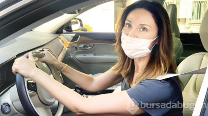 Demet Şener trafiğe takıldı
