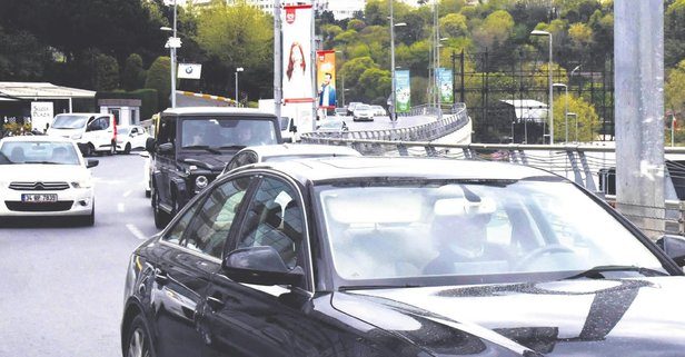 Demet Şener trafiğe takıldı