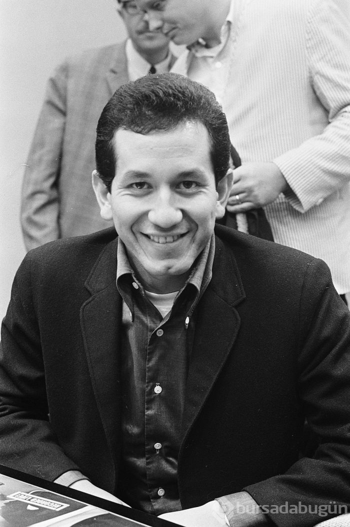 Ünlü müzisyen Trini Lopez coronadan hayatını kaybetti