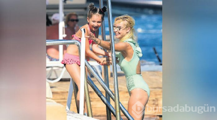 Ayşegül Yıldız, Bodrum tatilinde