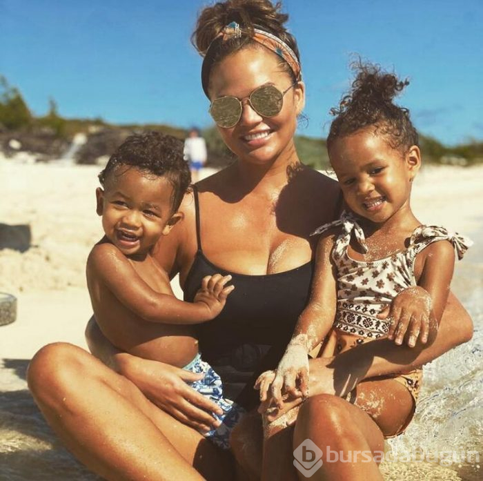 Chrissy Teigen üçüncü çocuğuna hamile!