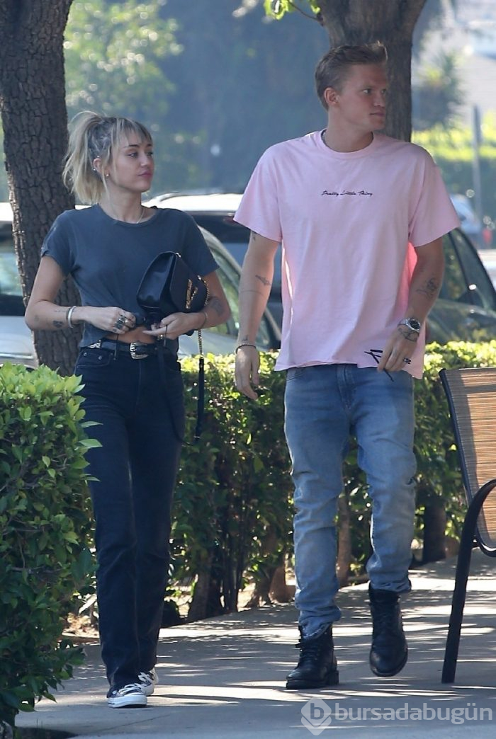 Aşkları 10 ay sürdü! Miley Cyrus ve Cody Simpson ayrıldı