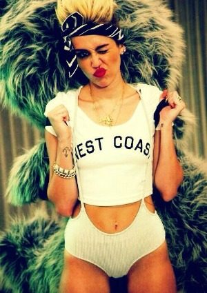 Aşkları 10 ay sürdü! Miley Cyrus ve Cody Simpson ayrıldı