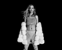 Rita Ora'dan cesur paylaşım