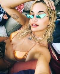 Rita Ora'dan cesur paylaşım