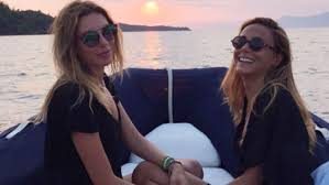 Burçin Terzioğlu'ndan Sinem Kobal'a 'Arkadaş' şarkılı kutlama