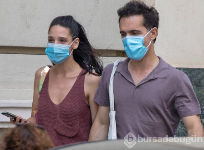 'La Casa Del Papel'in 'Berlin'i Pedro Alonso sevgilisini öpücüklere boğdu