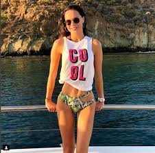 Ebru Şallı eğlendiği mekanda tabak kırdı