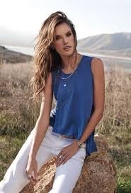 Alessandra Ambrosio voleyboldan vazgeçmiyor

