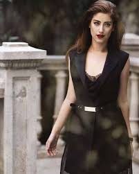 Hazal Kaya oğlu Fikret Ali'yle setlere döndü
