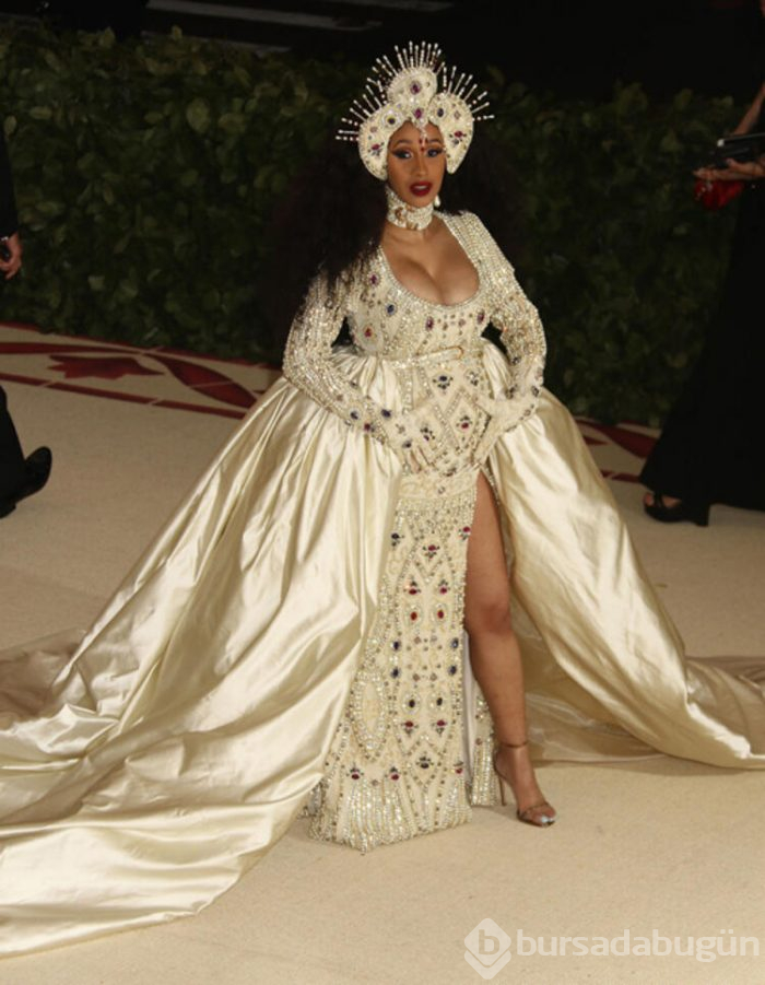 Muhteşem Yüzyıl hayranı Cardi B. Türk yönetmenlere seslendi: Lütfen çok ihtiyacım var!