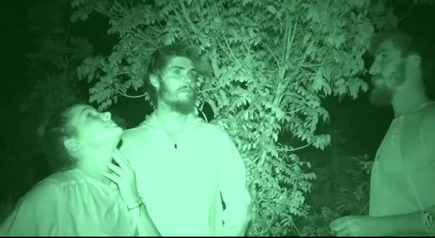 Survivor yarışmacıları Barış ve Nisa aşk mı yaşıyor?