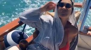 Hülya Avşar'ın tekne keyfi