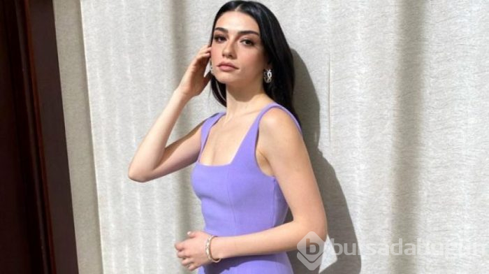Hazar Ergüçlü'den bikinili selfie