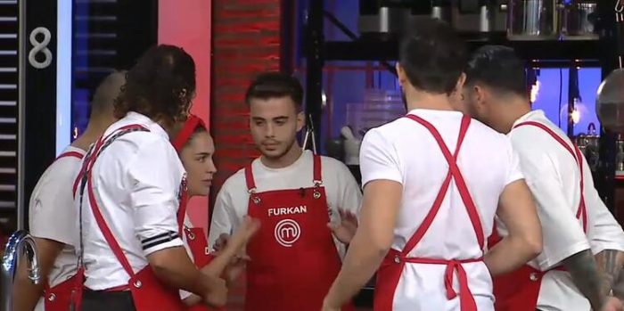 MasterChef'te Eray ve Serhat birbirine girdi! 'Seni buradan göndereceğim'
