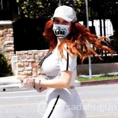 Phoebe Price'ın ilginç ve maske gözlüğü