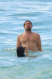 Oscar ödüllü Leonardo DiCaprio'nun 45 yaş göbeği