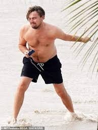 Oscar ödüllü Leonardo DiCaprio'nun 45 yaş göbeği