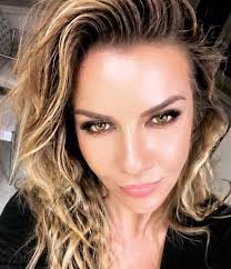 Ivana Sert: Mesafeler aşkımıza engel değil