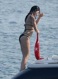 Merve Boluğur'un alışveriş stili dikat çekti