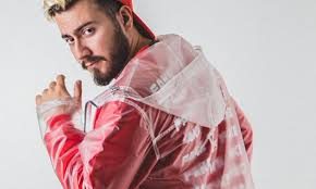 Enes Batur yeni sevgilisiyle yakalandı
