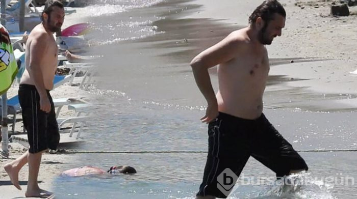 Issız adam Halil Sezai plajda
