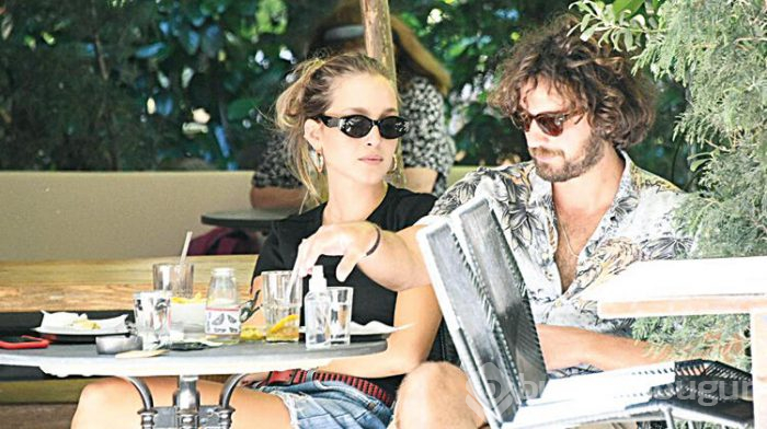 Birkan Sokullu sevgilisi Eda Gürkaynak'ı kardeşiyle tanıştırdı
